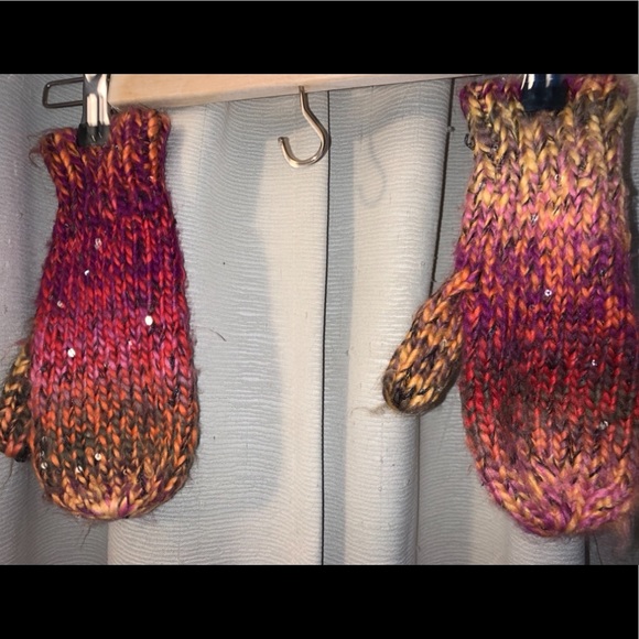 Mittens GIRLS (free w/purchase) - Picture 1 of 2